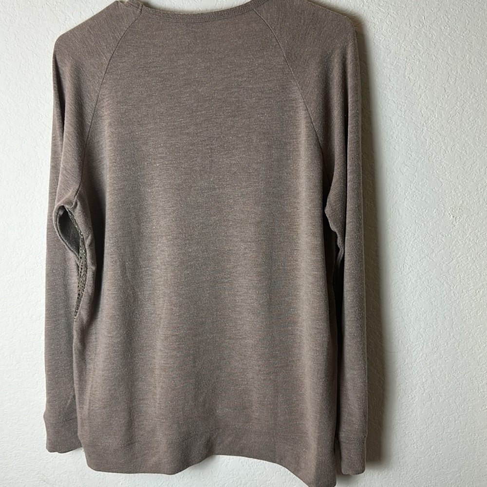 Ecru Long Sleeve Textured Top Size Large - image 7